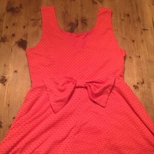 Coral dress - Bow back detail